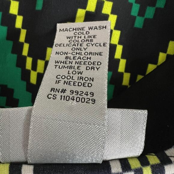 Catherines Womens Blouse 3X Black Green Chevron Print Button Front Long Sleeve - Picture 5 of 5